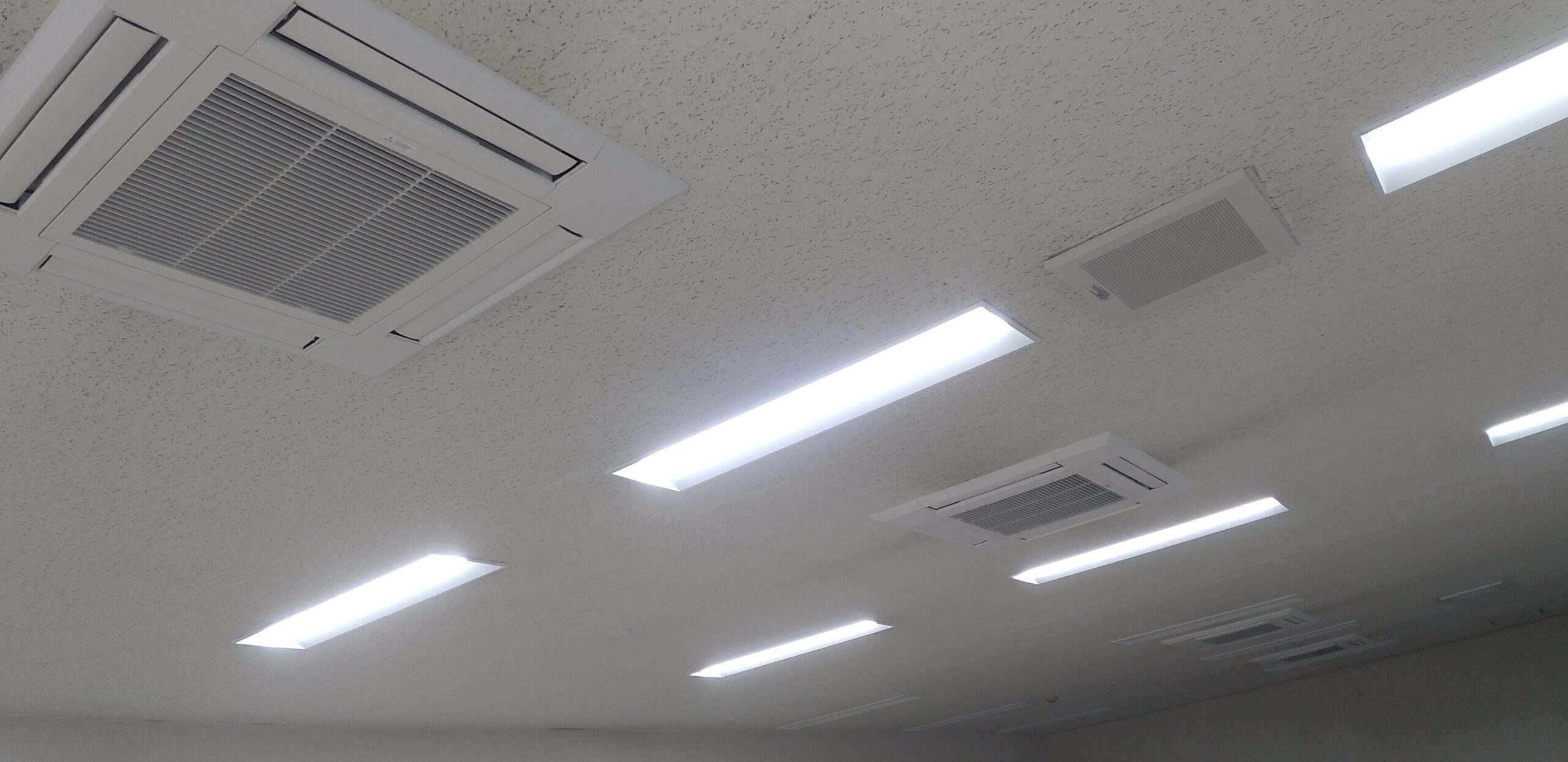 LED照明 納期掛かります