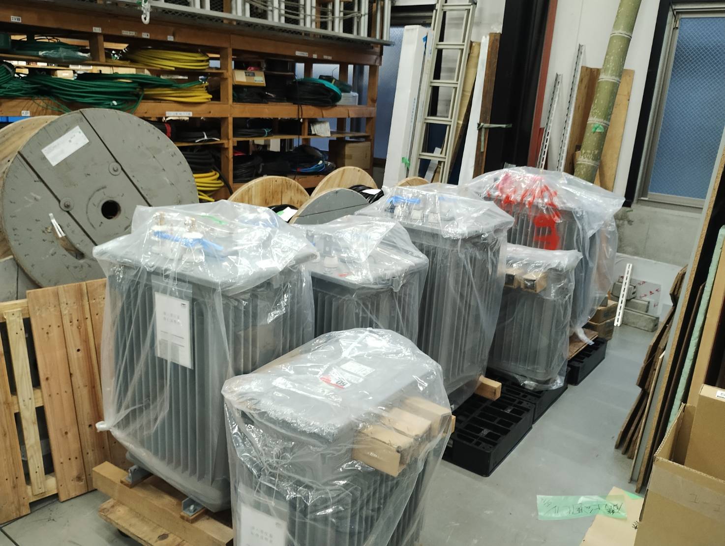 トランス続々搬入中！